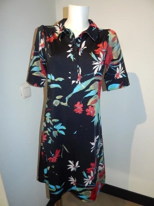 King Louie stretch jurk bloemen print felle kleuren M, Kleding | Dames, Maat 38/40 (M), Verzenden, Zwart, Zo goed als nieuw