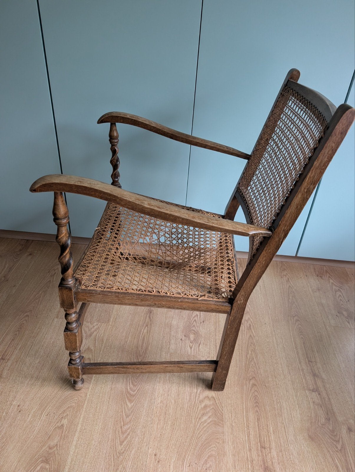 Antieke houten stoel met vlechtwerk zitting (defect), Ophalen of Verzenden
