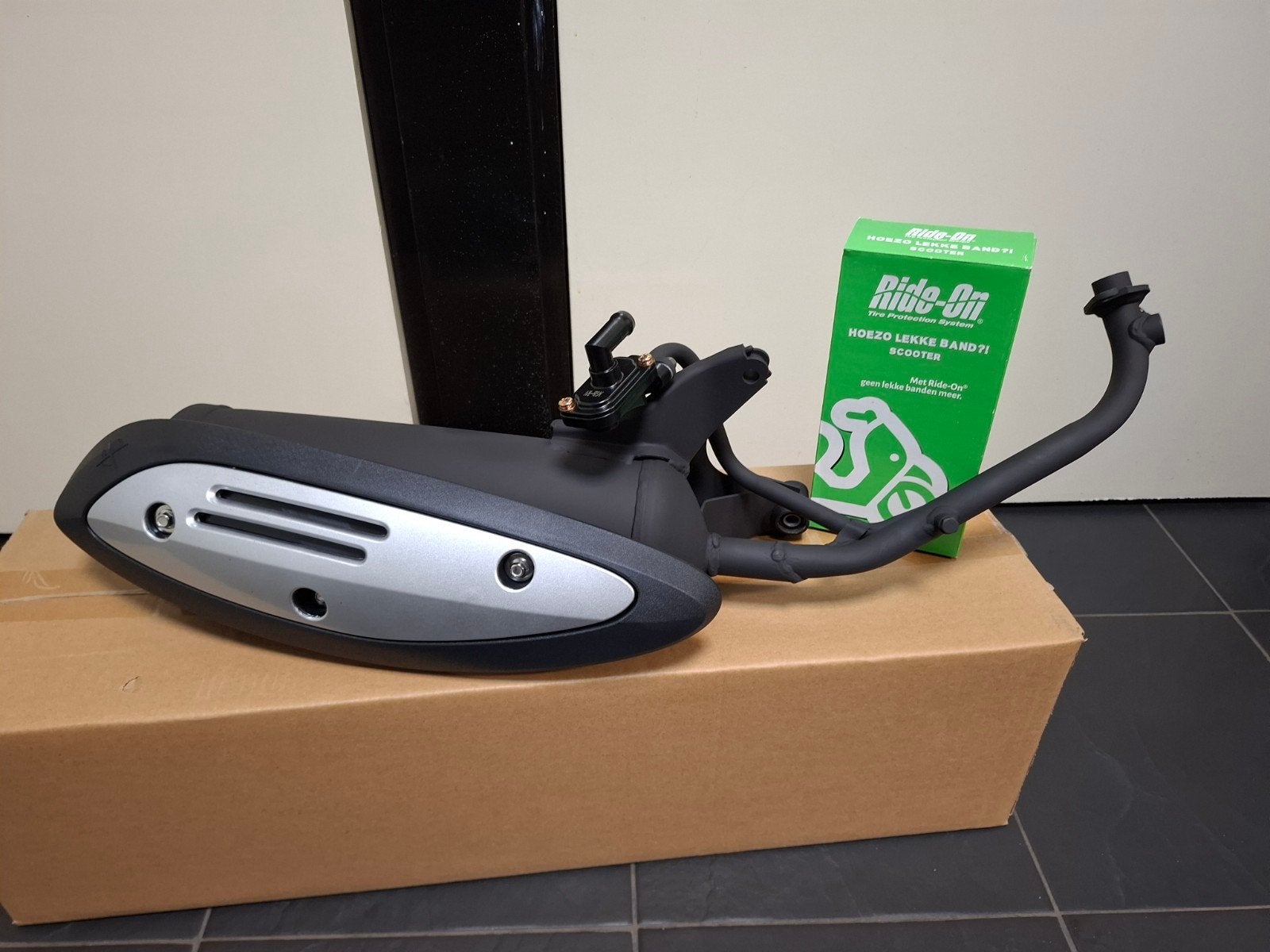 1+1 GRATIS NIEUWE SYM EURO3 euro4 UITLAAT, Www.scooterapeldoorn.nl, Sym, Nieuw, Uitlaat