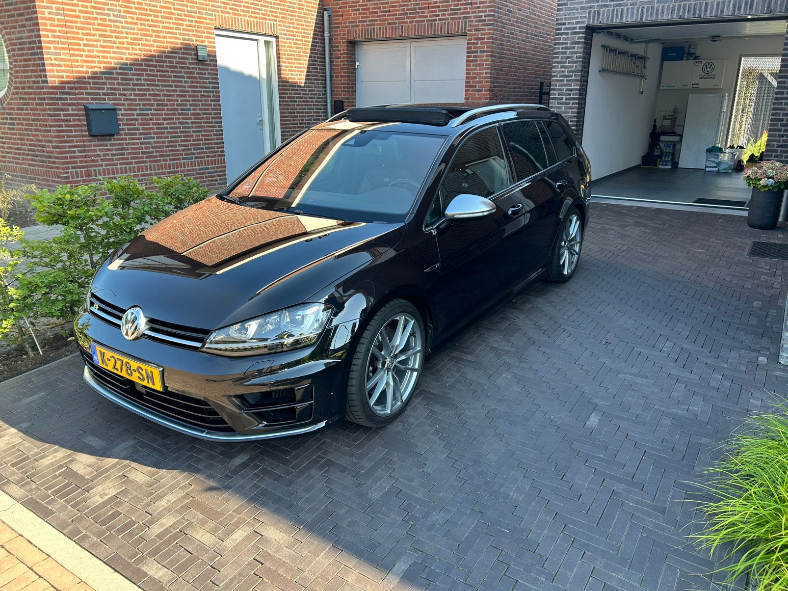 Volkswagen Golf R 300pk Variant 4Motion 5D DSG 2016 Zwart, Automaat, Zwart, 4 cilinders, 1984 cc