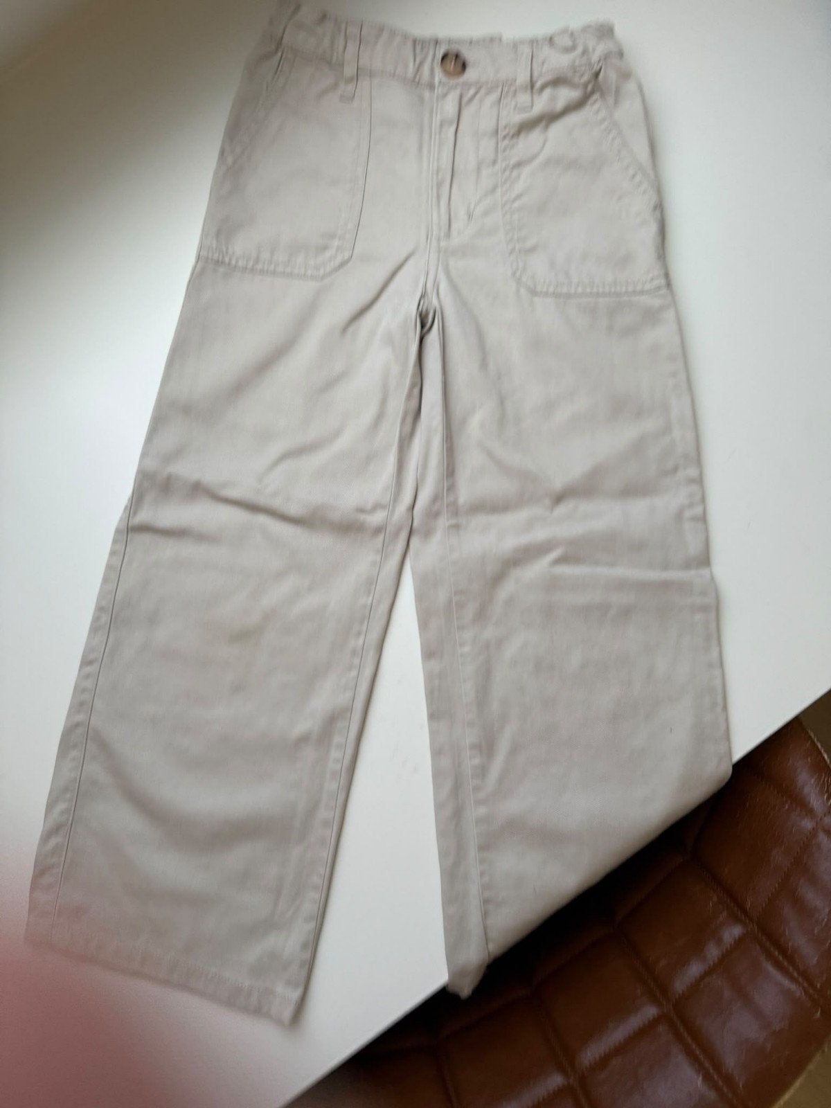 Beige lange broek maat 122 6-7jaar. Uitstekende staat., Broek, Jongen of Meisje, Ophalen of Verzenden, Zo goed als nieuw