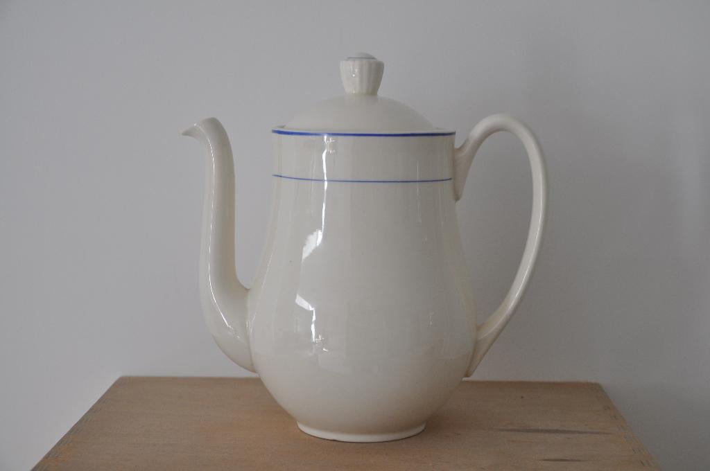 Petrus Regout theepot/koffiepot Zeeland creme blauw lijntje, Huis en Inrichting, Keuken | Servies, Overige typen, Overige stijlen