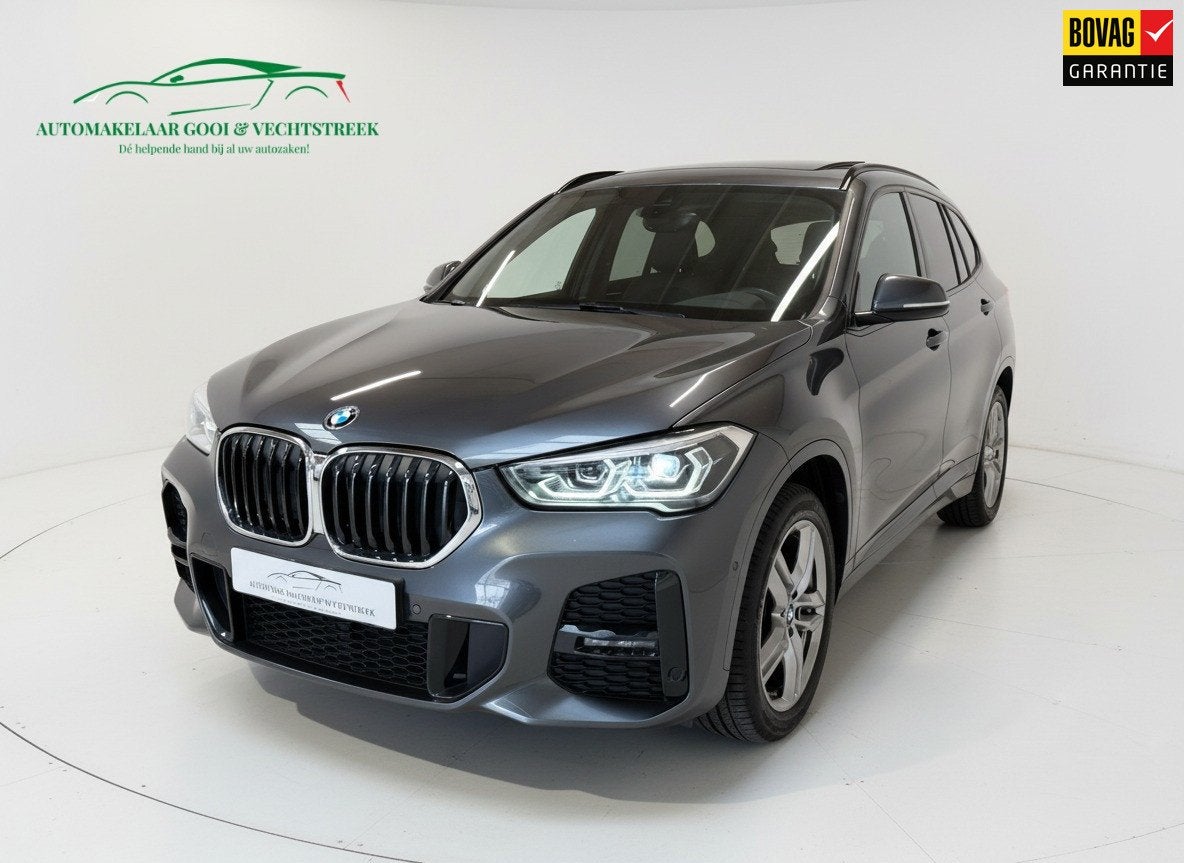 BMW X1 SDrive18i High Exec. M-Sport - Panorama - Trekhaak -, Auto's, 12 maanden, 136 pk, Gebruikt, Zwart