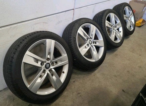 Seat Leon velgen origineel 17 inch op zomerbanden, Auto-onderdelen, Ophalen, Gebruikt, Banden en Velgen, 17 inch