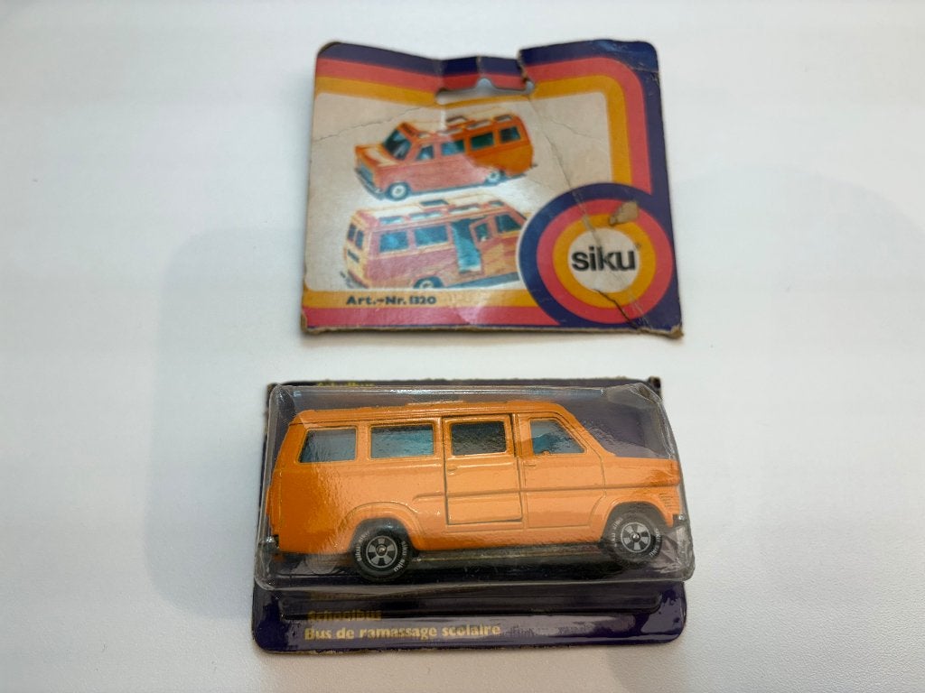 Siku 1320 Ford Transit Schulbus - Nieuw in verpakking, Ophalen of Verzenden, Gebruikt, Bus of Vrachtwagen