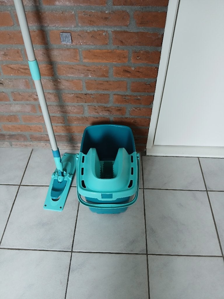 Dweilset, Ophalen of Verzenden, Zo goed als nieuw, Kunststof, Met handgreep