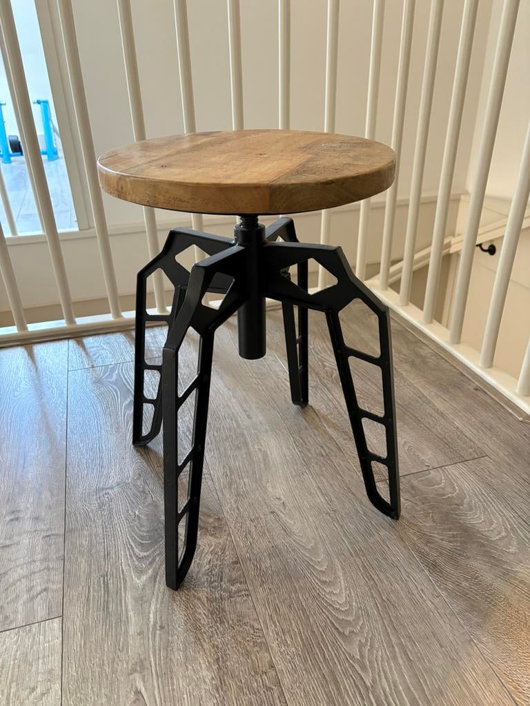 Houten bijzet tafel hoogte verstelbaar, Huis en Inrichting, Tafels | Bijzettafels, Minder dan 55 cm, Rond, Zo goed als nieuw, Ophalen