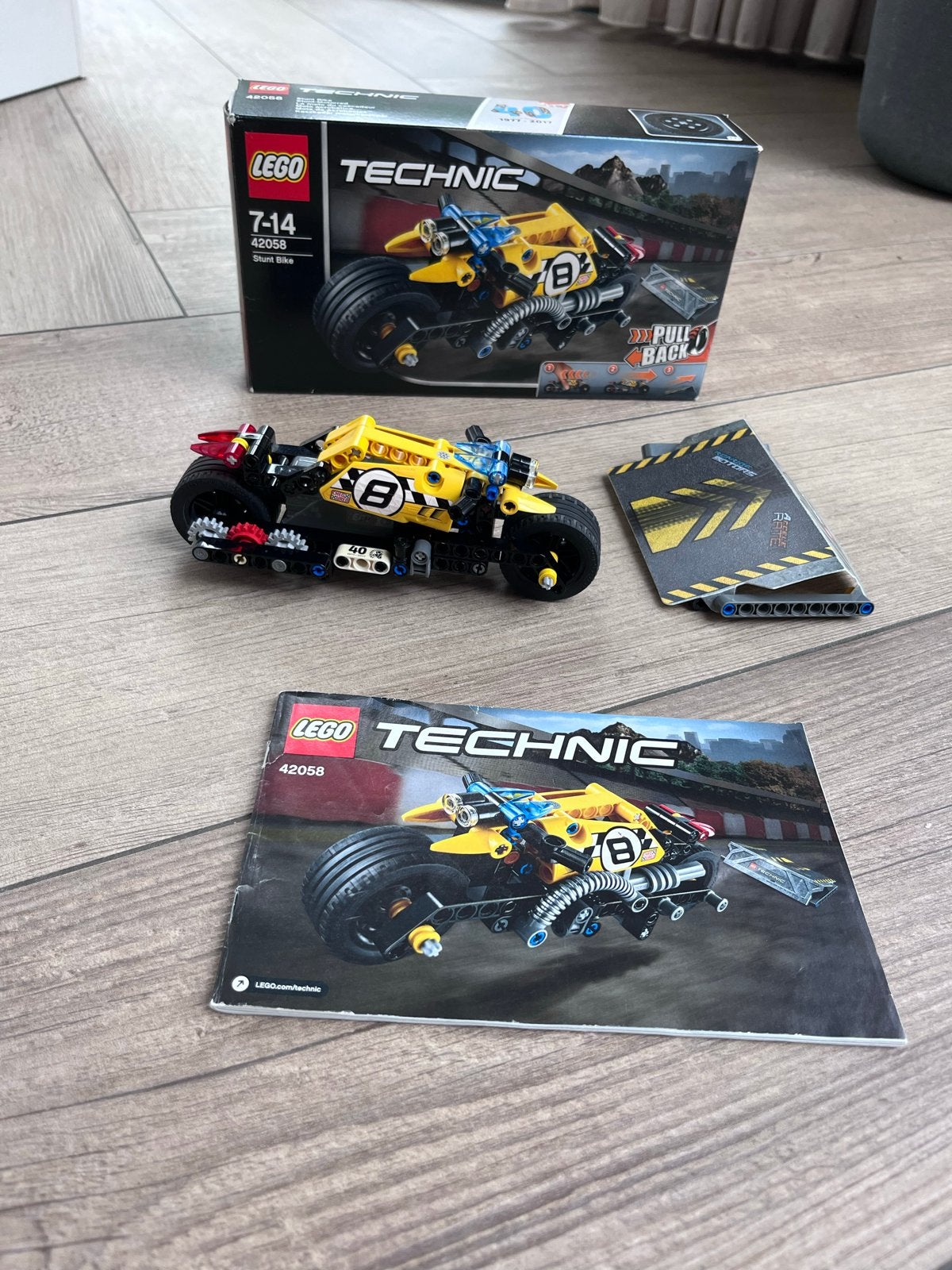 LEGO Technic Stuntmotor 42058, Ophalen of Verzenden, Zo goed als nieuw