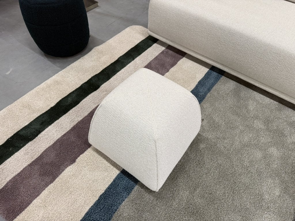 Nieuw Design on Stock BimBom 43 kruk voetenbank kaya swan, Minder dan 50 cm, Leolux, Info@leolux.nl, Vierkant