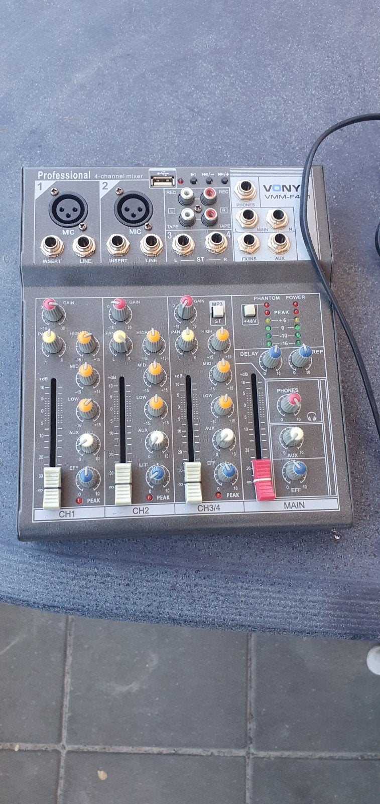 Vonyx VMM-F41 Professionele 4-kanaals mixer, Muziek en Instrumenten, Mengpanelen, Ophalen, Gebruikt, Minder dan 5 kanalen, Microfooningang