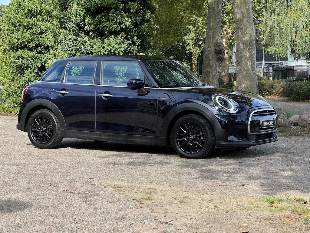 MINI Cooper 5-deurs 1.5i CarPlay Sportstoel Climate Control., Voorwielaandrijving, Dealer onderhouden, Lane Keeping Assist, Leder en Stof