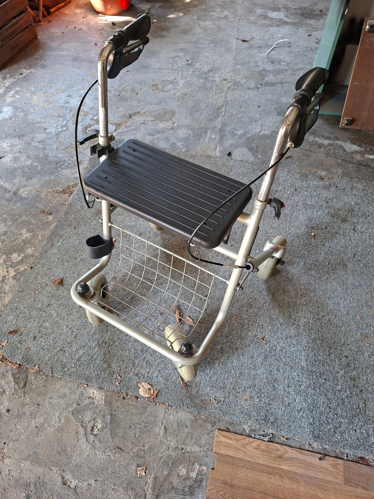 Rollator, Diversen, Ophalen
