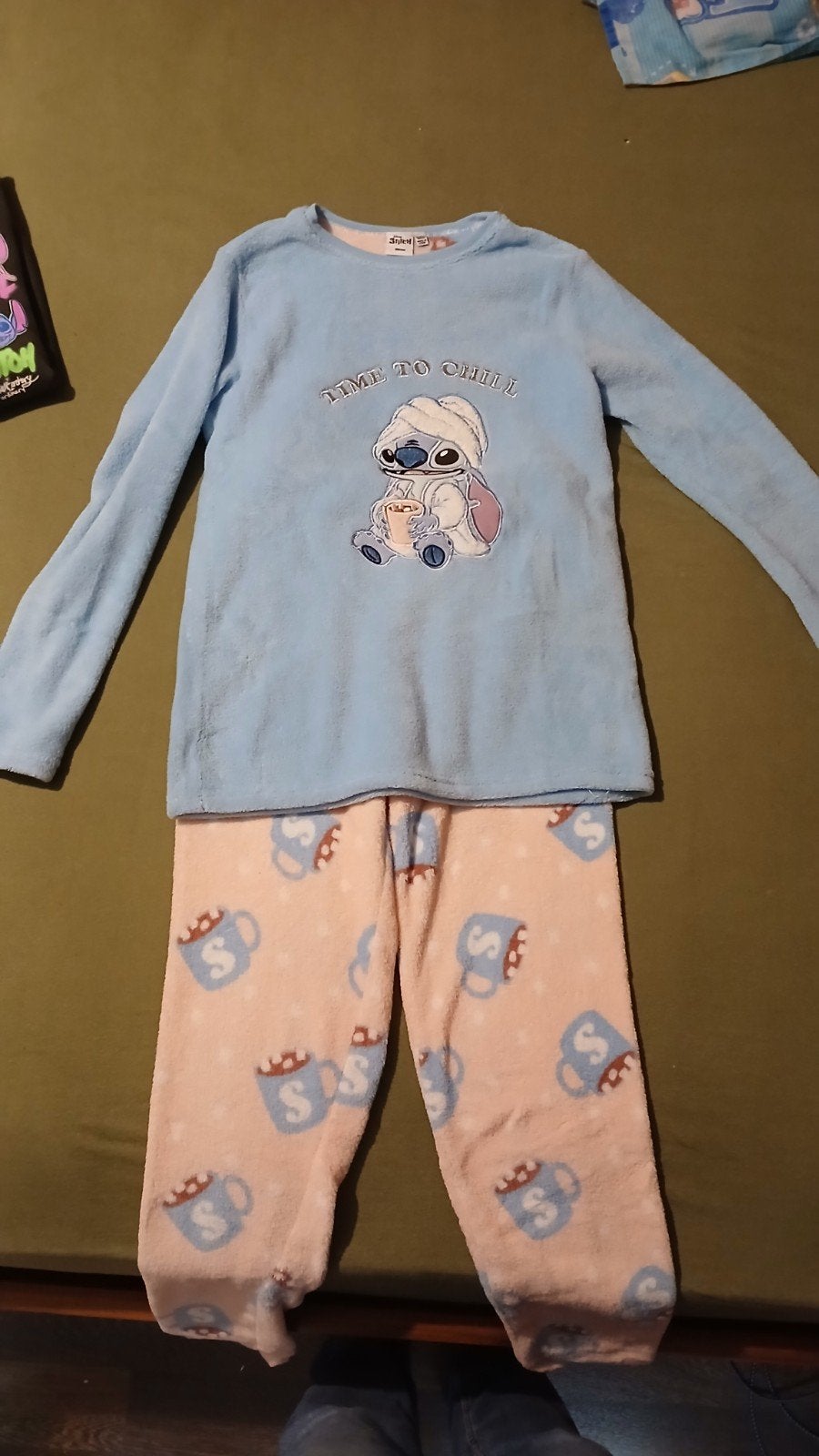 Disney Stitch Pyjama Set - Maat 164 (13-14 jaar), Disney, Ophalen of Verzenden, Zo goed als nieuw, Maat 46/48 (XL) of groter