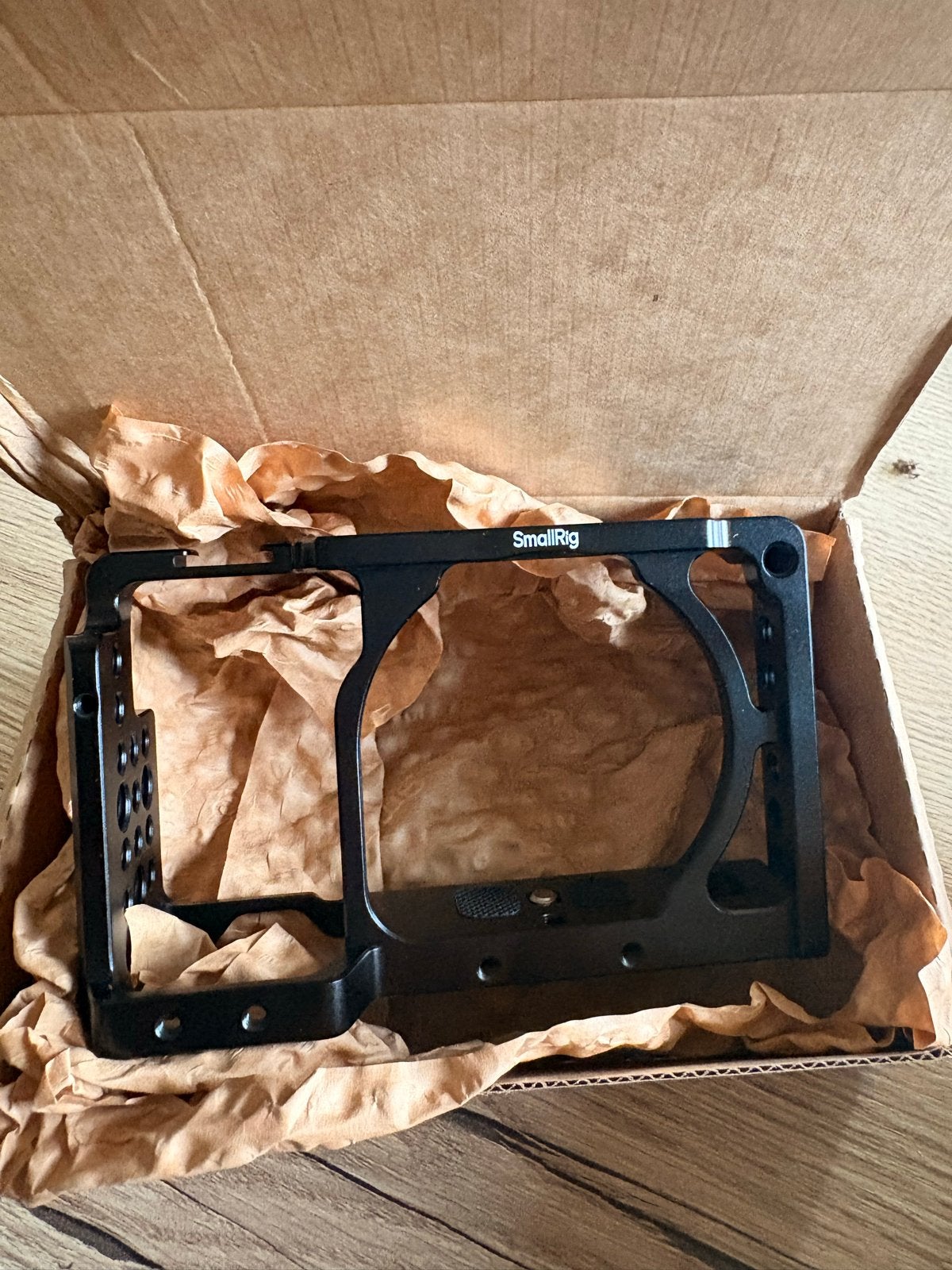SmallRig Camera Cage voor Sony Alpha A6000/A6300/A6500 nieuw, SmallRig, Camera rig/cage, Ophalen of Verzenden, Zo goed als nieuw