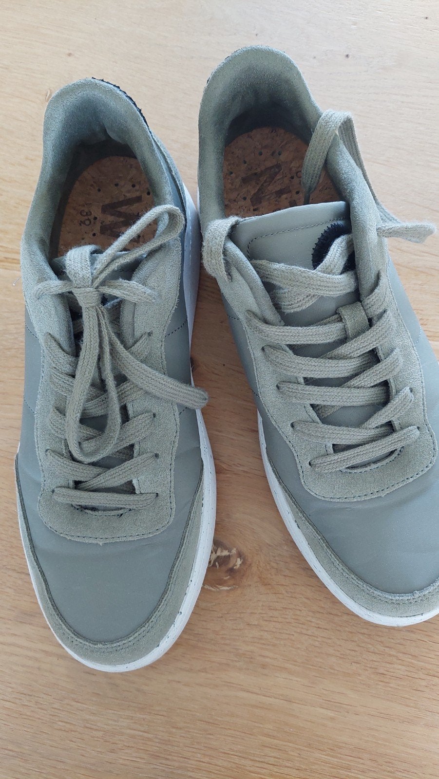 Groene woden sneakers, mt 39, Kleding | Dames, Schoenen, Ophalen of Verzenden, Woden, Groen, Sneakers of Gympen
