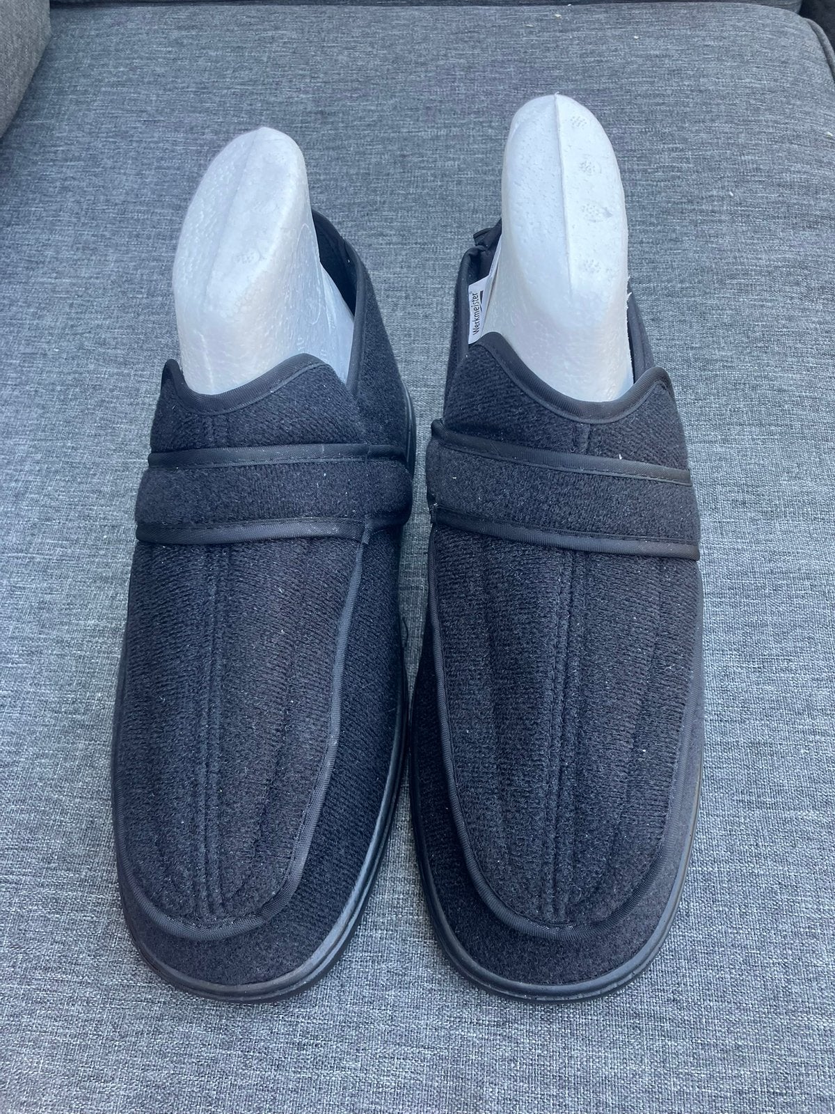 Comfortabele zwarte verbandschoenen / pantoffels in maat 39, Ophalen of Verzenden, Zo goed als nieuw, Zwart, Pantoffels of Sloffen