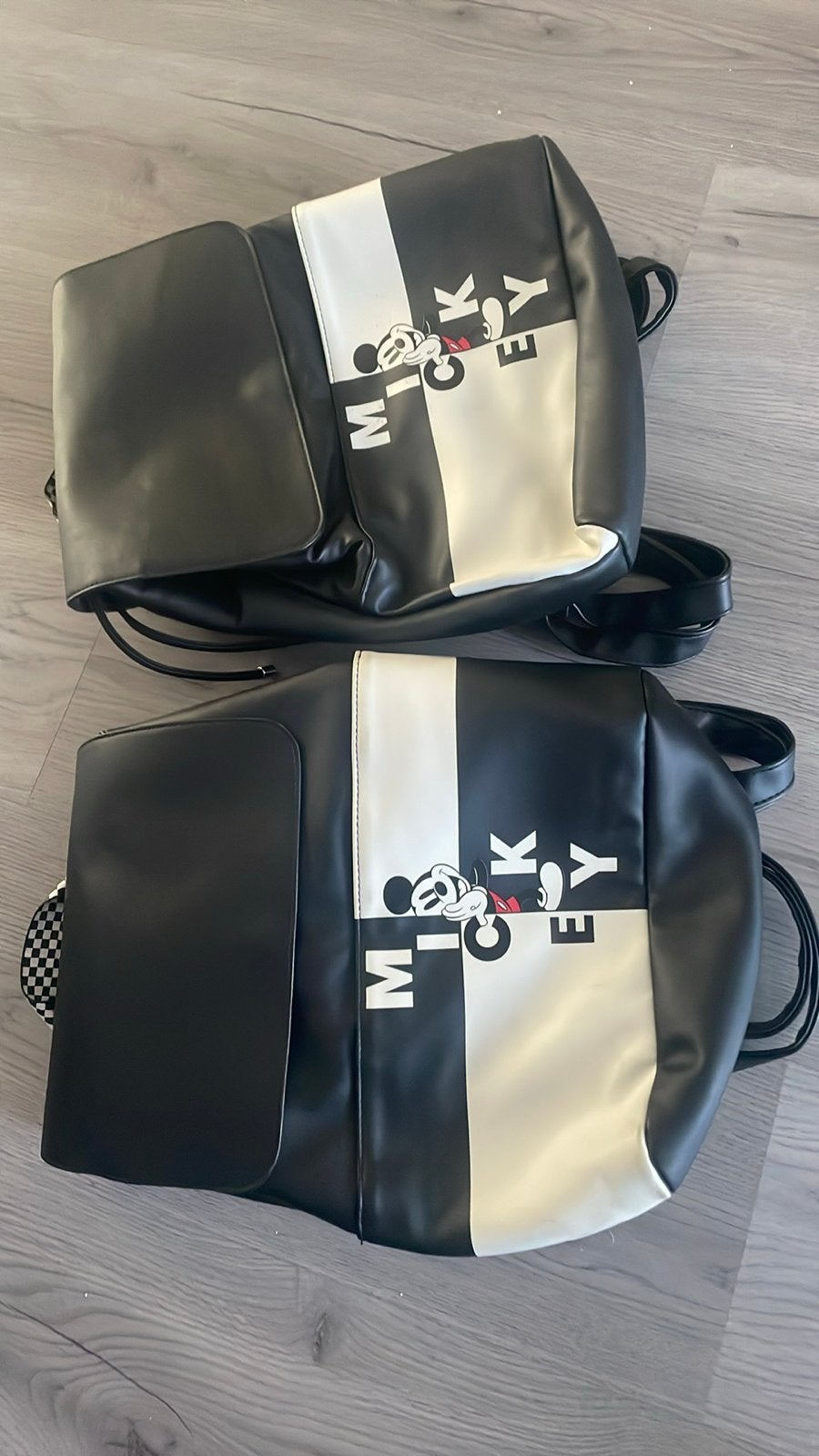 Twee dezelfde Mickey Mouse Rugzakken -nieuw, Ophalen, Zo goed als nieuw