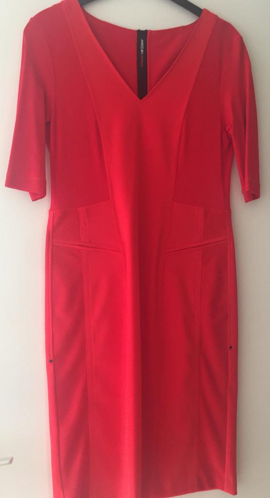 Rode jurk Marc Cain met zwarte rits - Maat 38, Kleding | Dames, Maat 38/40 (M), Ophalen of Verzenden, Zo goed als nieuw, Boven de knie