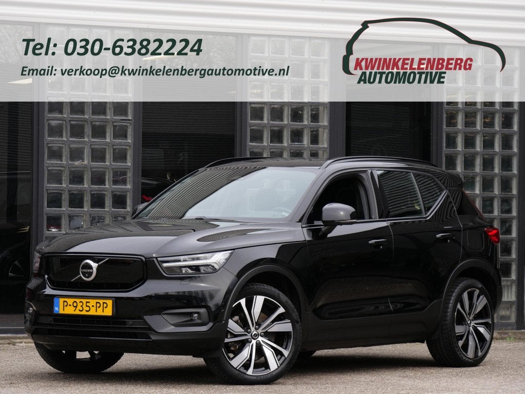 Volvo XC40 RECHARGE PRO/ PANORAMADAK/ 360°CAMERA/ TREKHAAK/, Auto's, Volvo, Stof, Gebruikt, 417 km, Zwart
