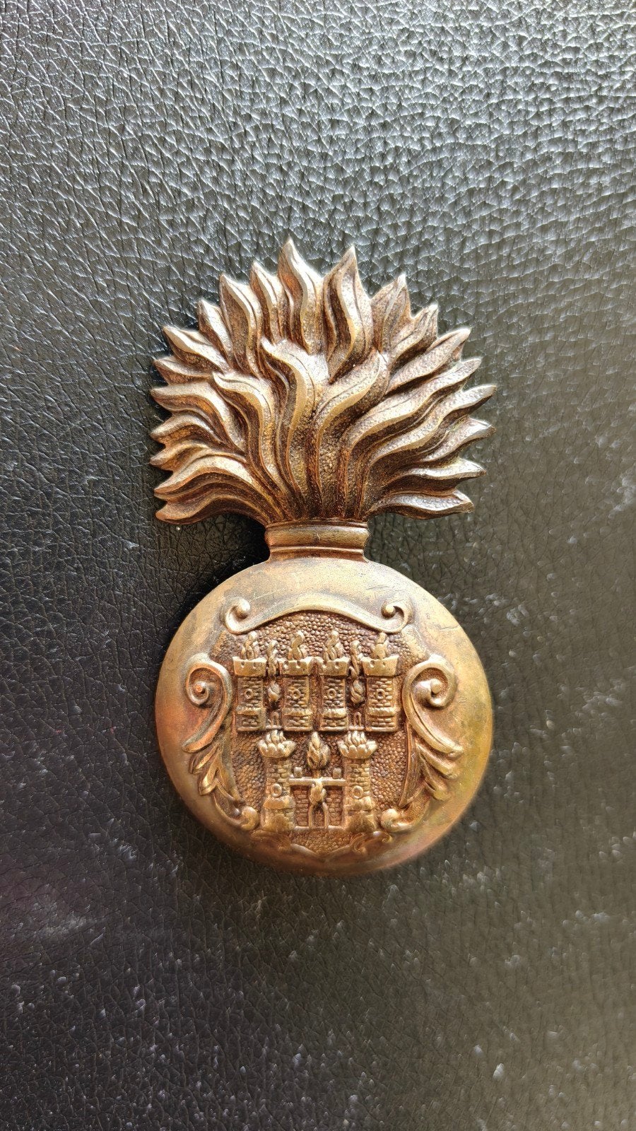 Originele capbadge Dublin Fusiliers 1881-1901., Ophalen of Verzenden, Landmacht, Engeland, Embleem of Badge