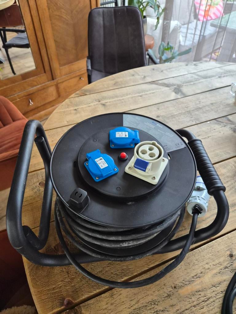 Kabelhaspel met CEE-stekkers en verloopkabel, Ophalen of Verzenden, Gebruikt, Kabel of Snoer