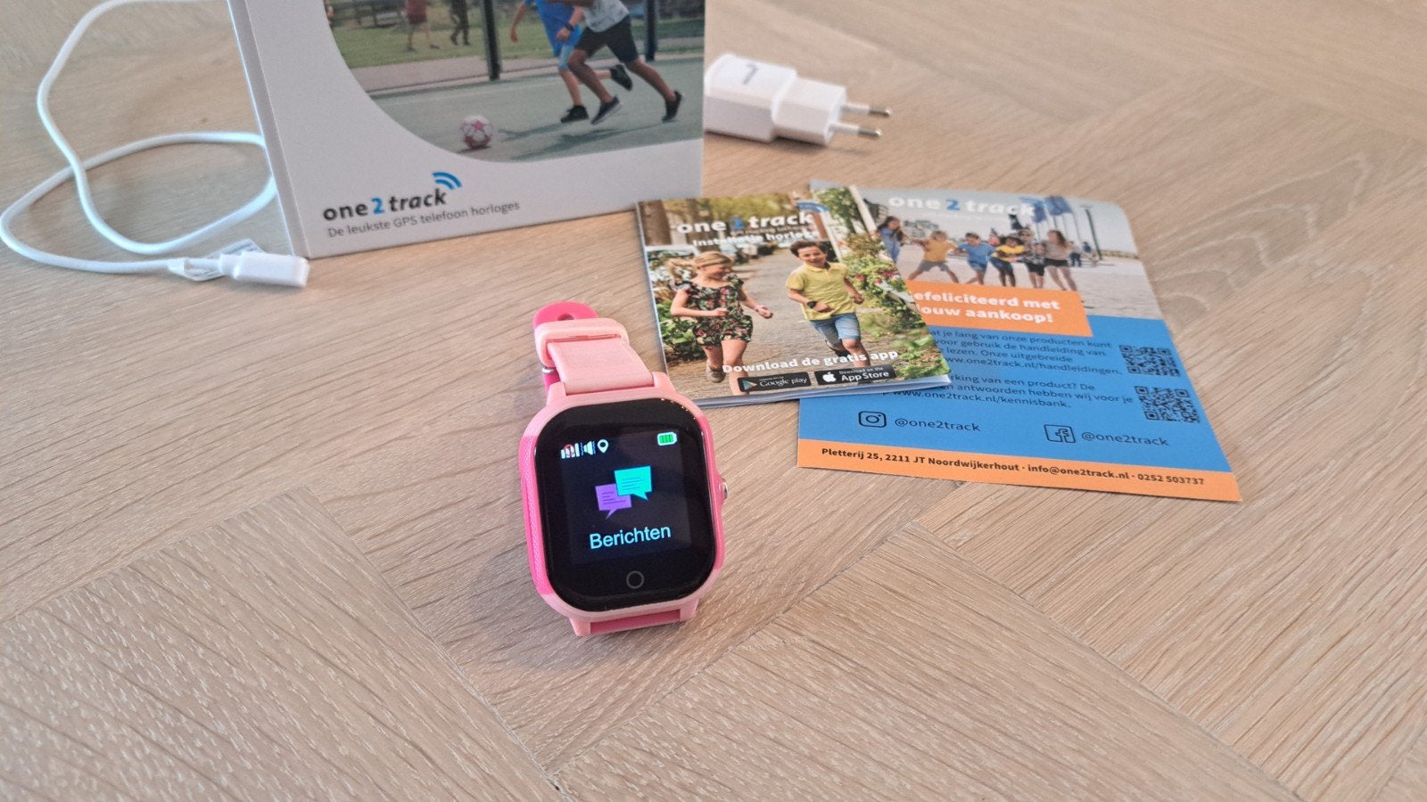 GPS horloge met belfunctie, roze (one2track Connect Go), Ophalen, Zo goed als nieuw, GPS, One2Track