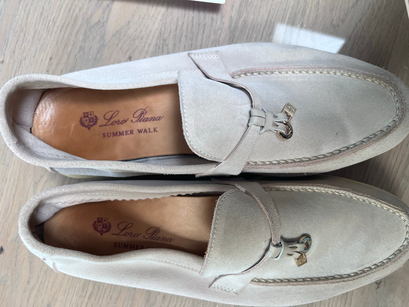 Loro Piana Summer Walk Instappers Grijs Crème, Ophalen of Verzenden, Zo goed als nieuw, Grijs, Instappers