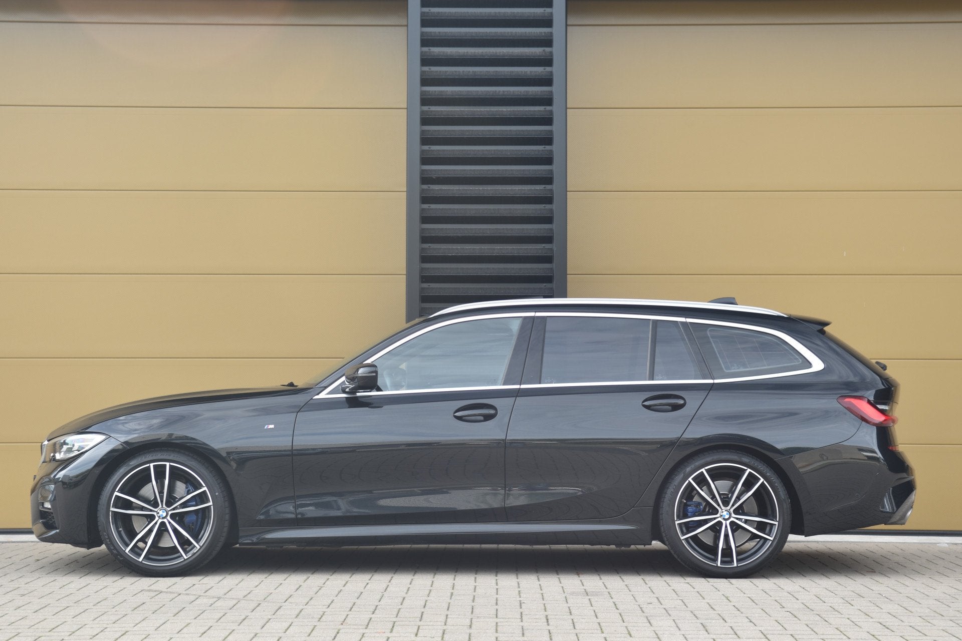 BMW 3 Serie Touring 330i High Exe * M-Sport * Panoramadak *, Auto's, Automaat, Achterwielaandrijving, Gebruikt, 4 cilinders