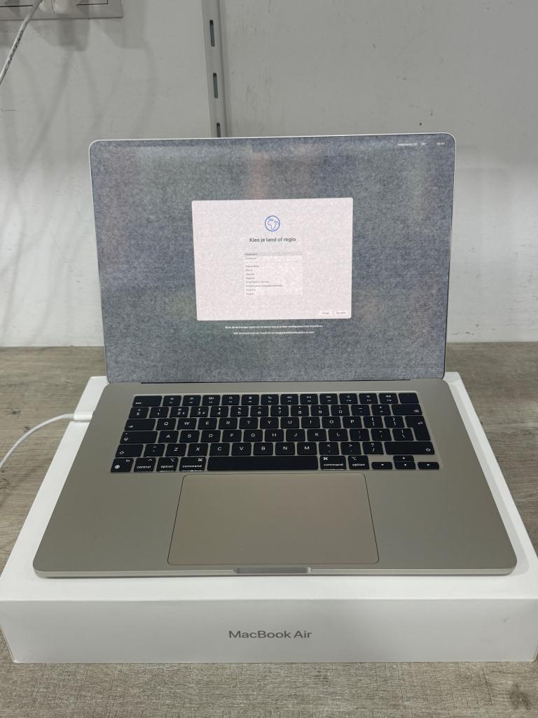 Macbook Air 15" 2024 M3 16GB+512GB Sterrenlicht NIEUW Garant, Computers en Software, Apple Macbooks, Nieuw, MacBook Air, 15 inch