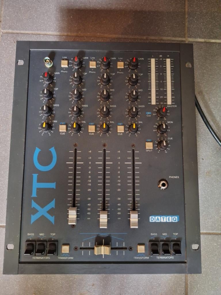 Dateq XTC DJ Mixer - Professionele 4-kanaals mengtafel, Muziek en Instrumenten, Mengpanelen, Ophalen of Verzenden, Gebruikt, Minder dan 5 kanalen