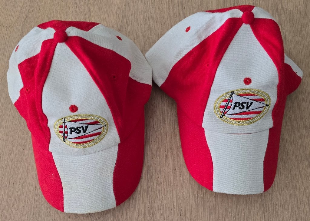 2 stuks originele PSV caps van stevige linnen kwaliteit., Verzamelen, Sportartikelen en Voetbal, Ophalen of Verzenden, Zo goed als nieuw