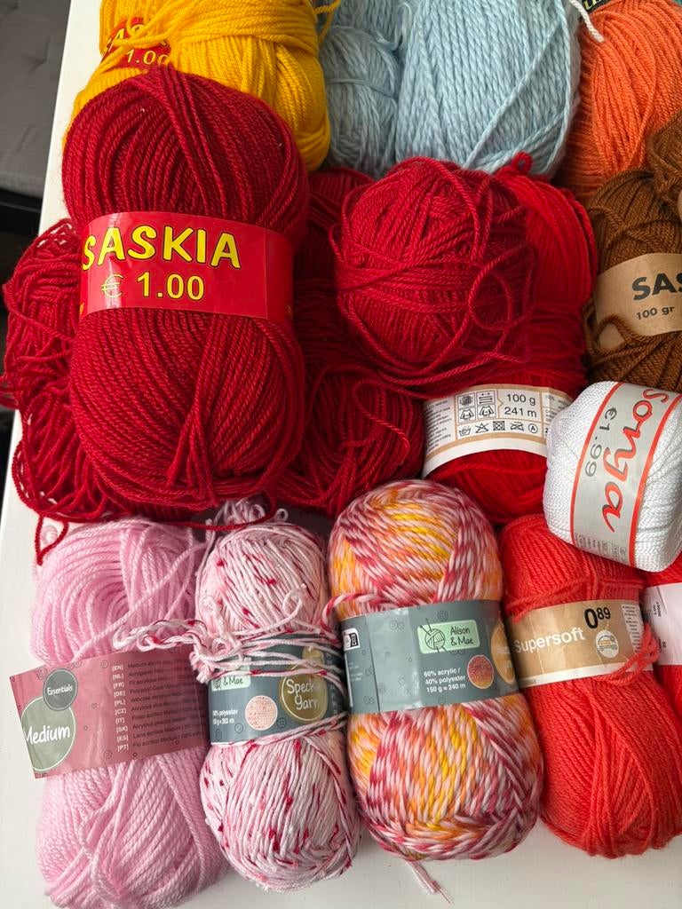 Veel wol te koop! Ca. 35/40 bollen - verschillende kleuren, Ophalen of Verzenden, Gebruikt
