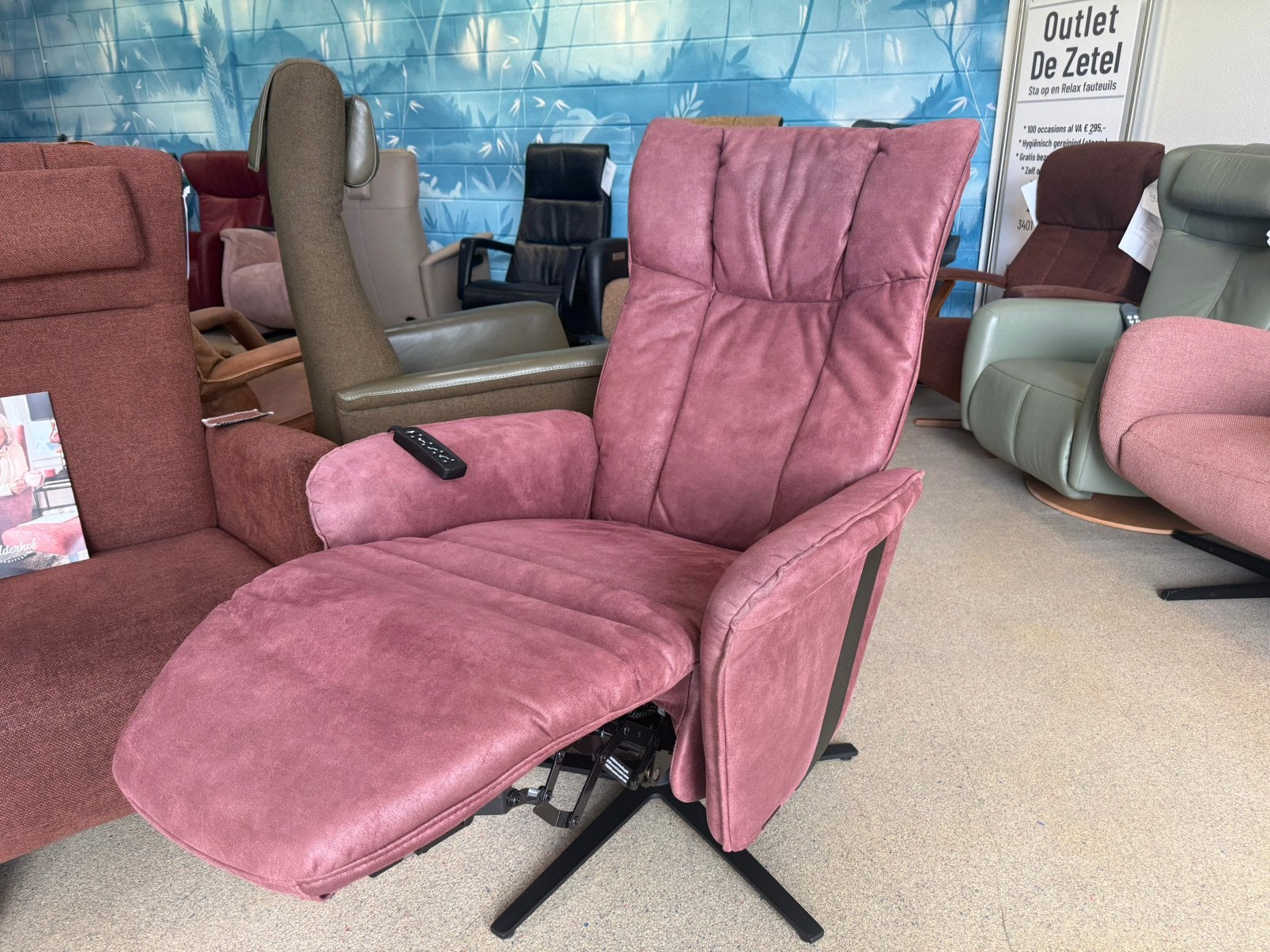 Meubelzorg Lecci sta op stoel relax fauteuil gratis bezorgd, Ophalen of Verzenden, Zo goed als nieuw, Stof, Outlet IJsselstein Lorentzlaan 12