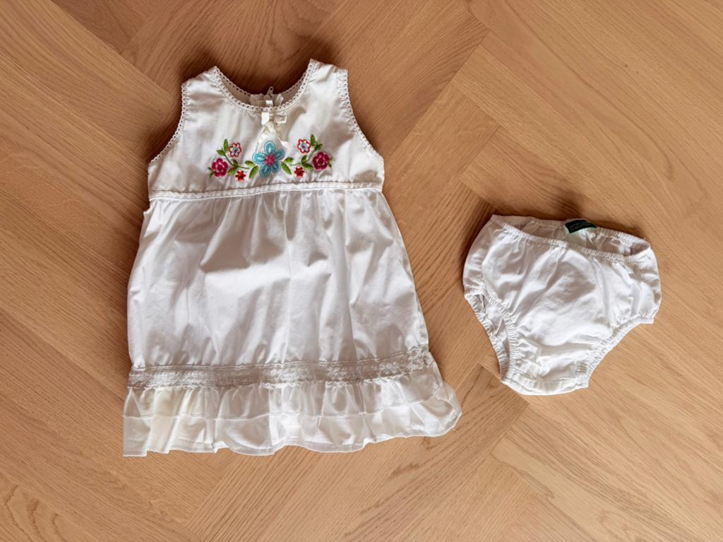 Benetton wit jurkje met luierbroekje maat 66, Kinderen en Baby's, Babykleding | Maat 68, Ophalen of Verzenden, Zo goed als nieuw