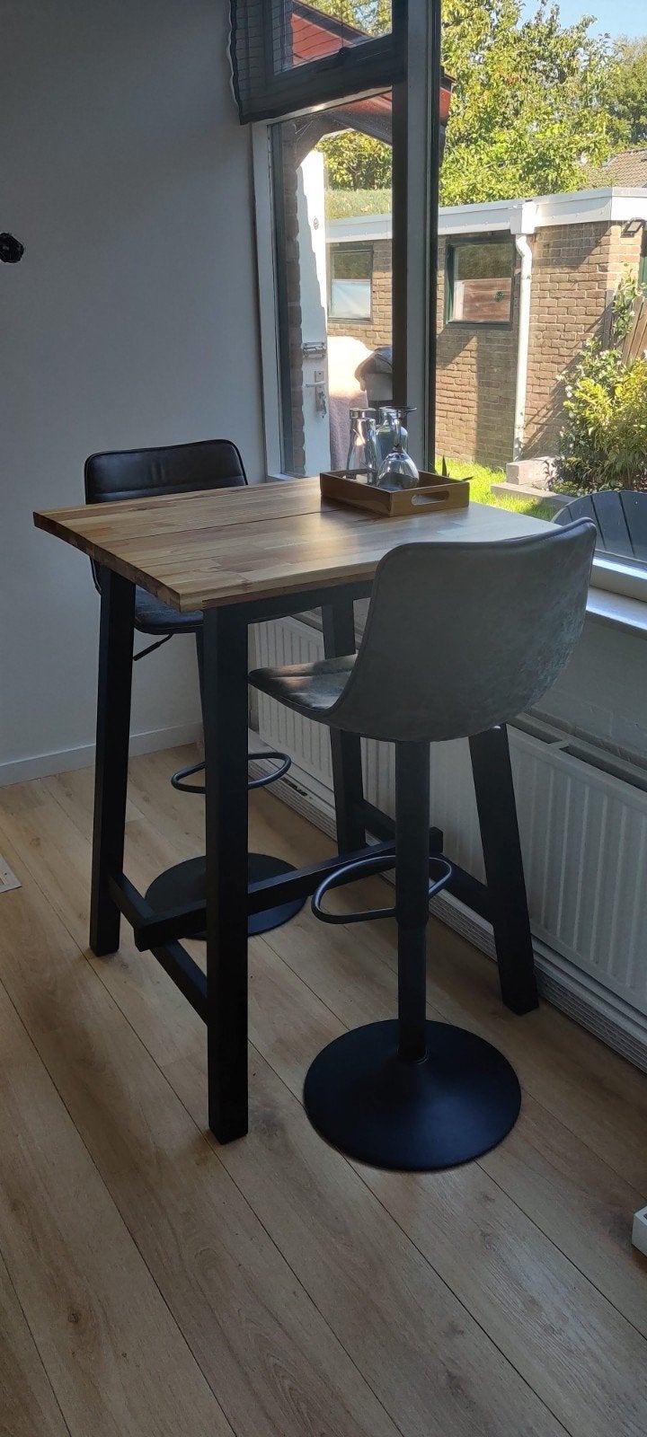 Moderne bartafel set met 2 barstoelen, Huis en Inrichting, Barren, Ophalen, Gebruikt, Inclusief barstoelen