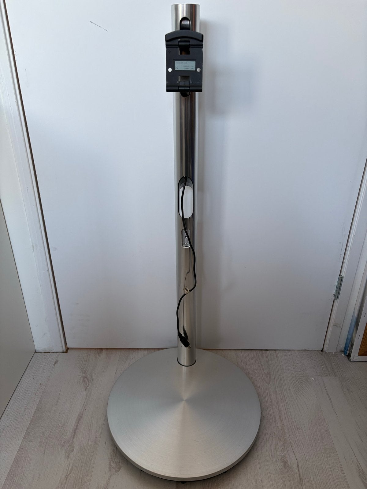 Bang & Olufsen elektrische televisievoet, Ophalen, Zo goed als nieuw