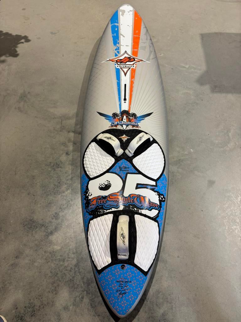 JP Freestyle Wave FWS - 85L / ZGAN, Watersport en Boten, Windsurfen, Ophalen, Minder dan 250 cm, Zo goed als nieuw, Met vin(nen)