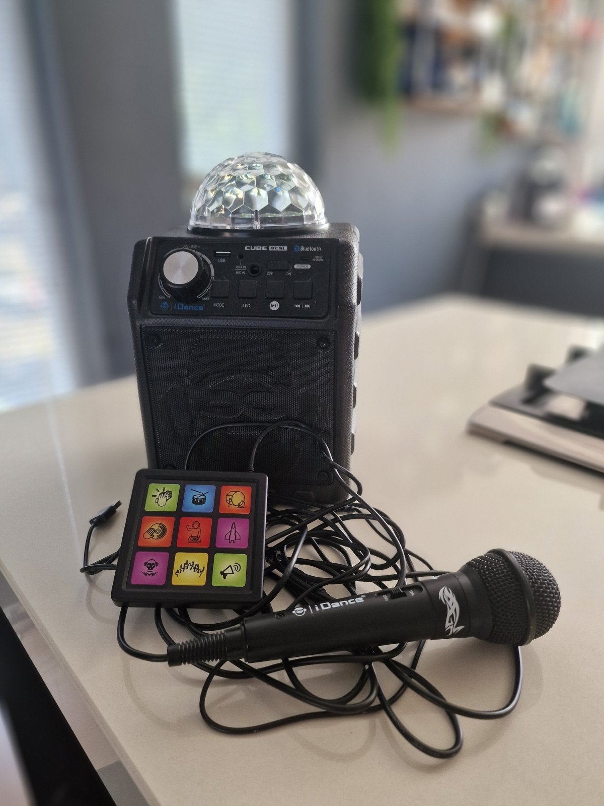 iDance Disco Cube BC5L Bluetooth Partyspeaker met Microfoon, Audio, Tv en Foto, Karaoke-apparatuur, Zo goed als nieuw, Complete set