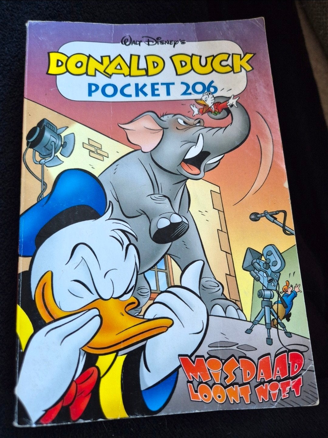 Donald Duck pocket nr 206 misdaad loont niet. RUILEN, Eén stripboek, Ophalen, Zo goed als nieuw