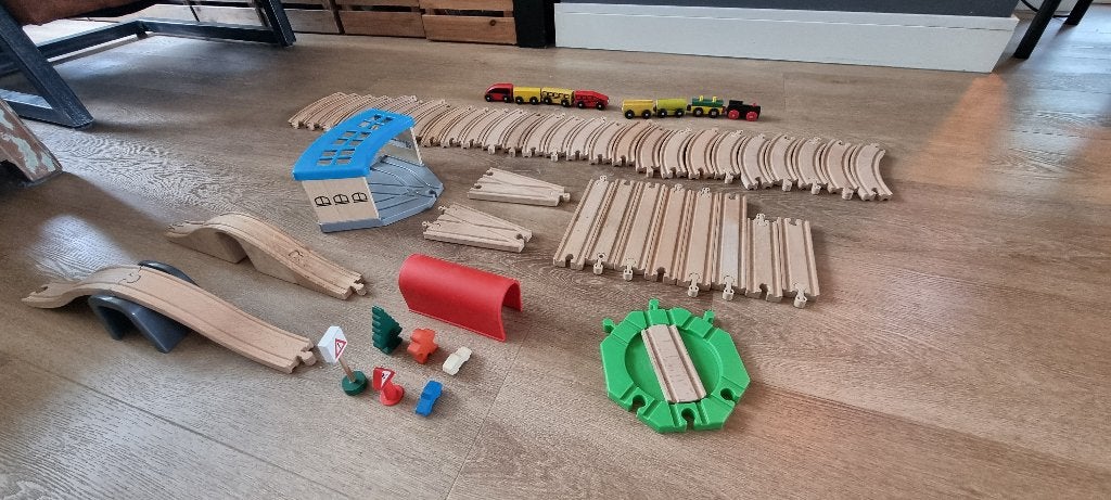Houten treinbaan, Ophalen of Verzenden, Gebruikt, Duw- of Trekspeelgoed