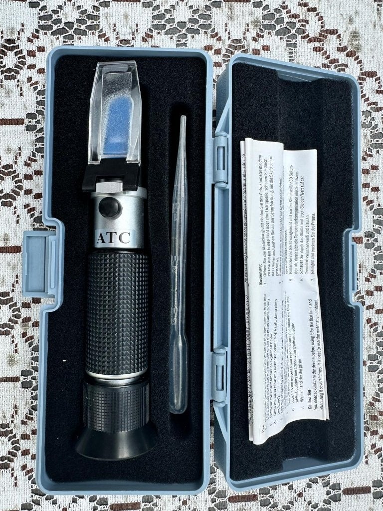 Refractometer 0-32% Brix + 1.000-1.130  met ATC, Ophalen of Verzenden, Zo goed als nieuw