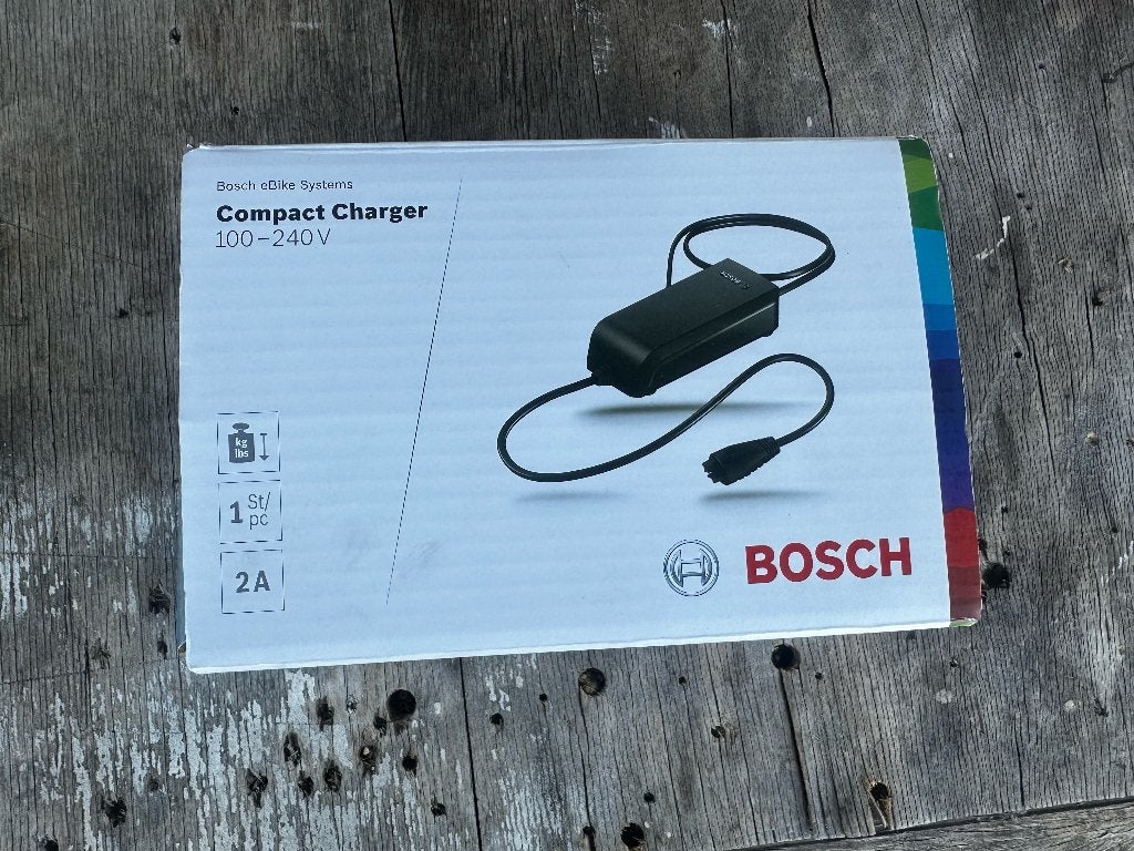 Bosch lader: Charger Compact 2A, Fietsen en Brommers, Fietsaccessoires | Fietsaccu's, Nieuw, Ophalen of Verzenden