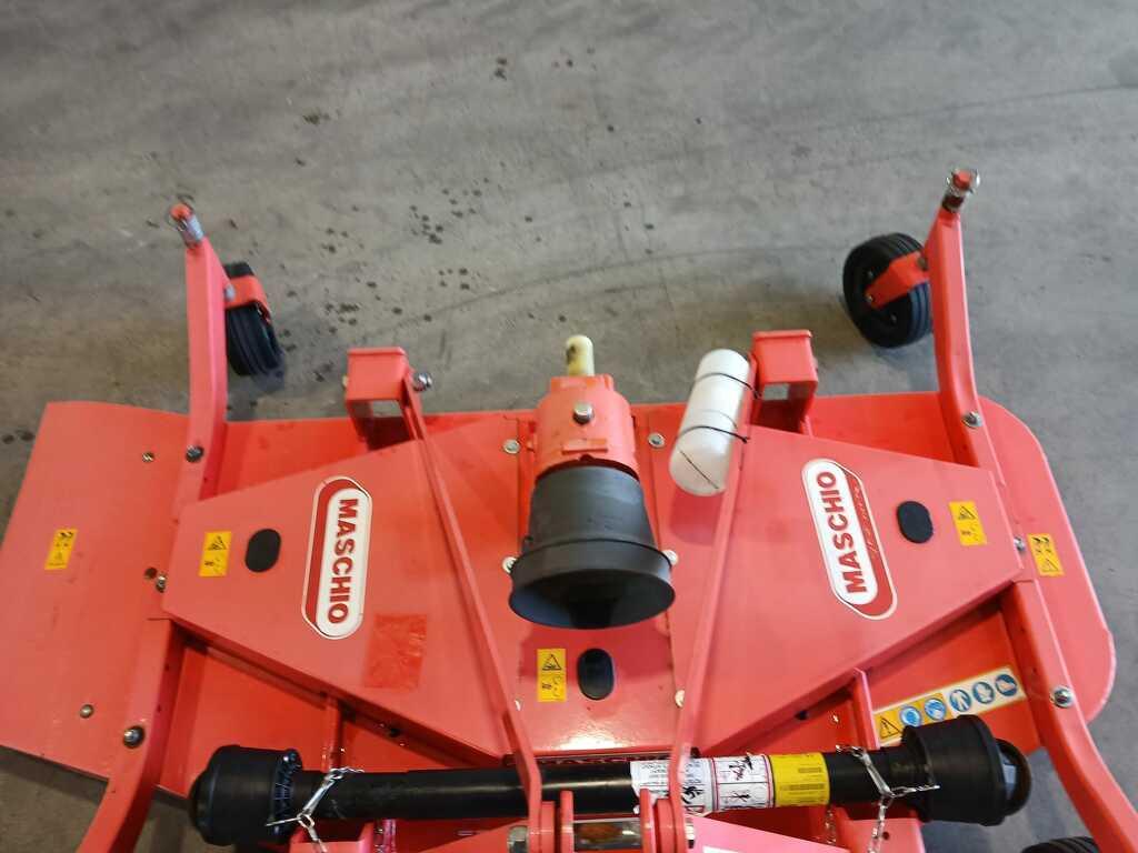 Maschio weilandbloter, Overige, Oogstmachine
