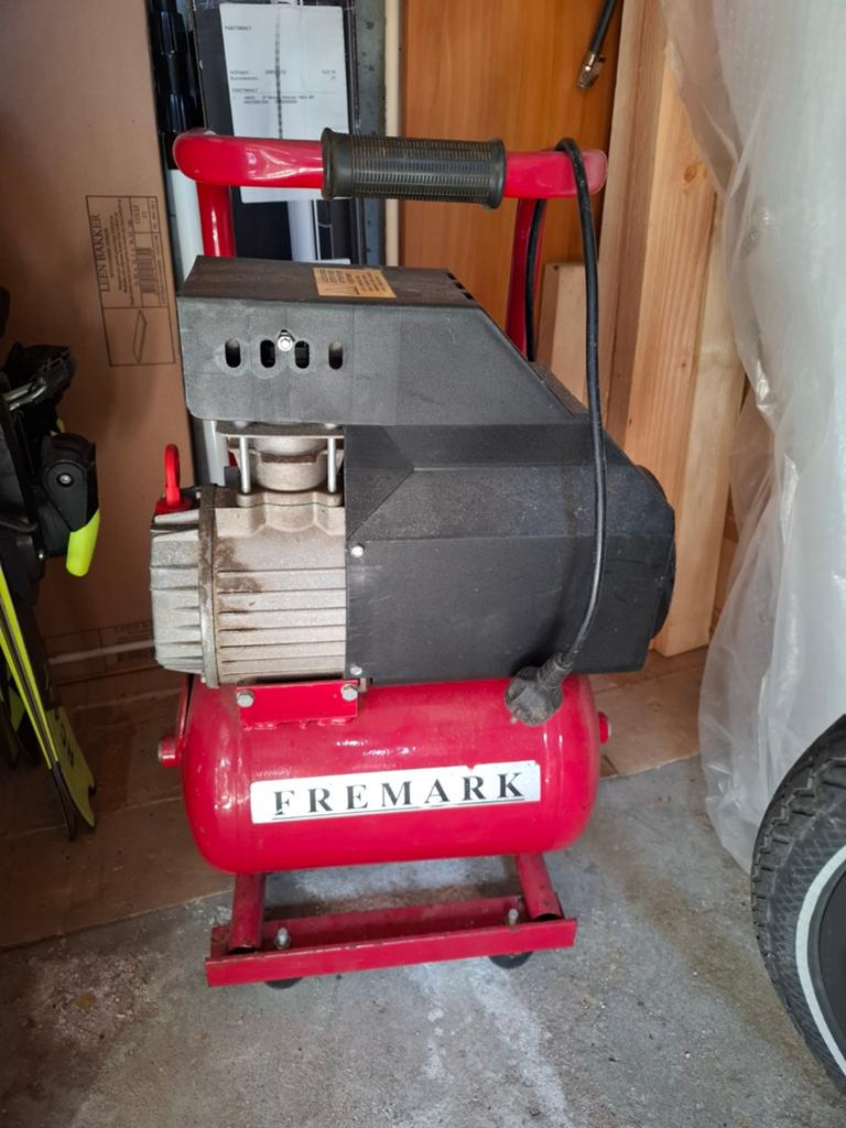 Fremark Aircom Compressor 10L 8 Bar - Compact & Mobiel, Ophalen, Gebruikt, 6 tot 10 bar, Minder dan 200 liter/min