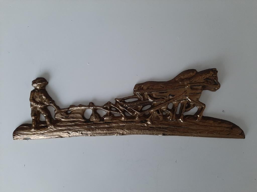 Vintage retro wanddecoratie ploegende boer met paarden., Antiek en Kunst, Curiosa en Brocante, Ophalen of Verzenden