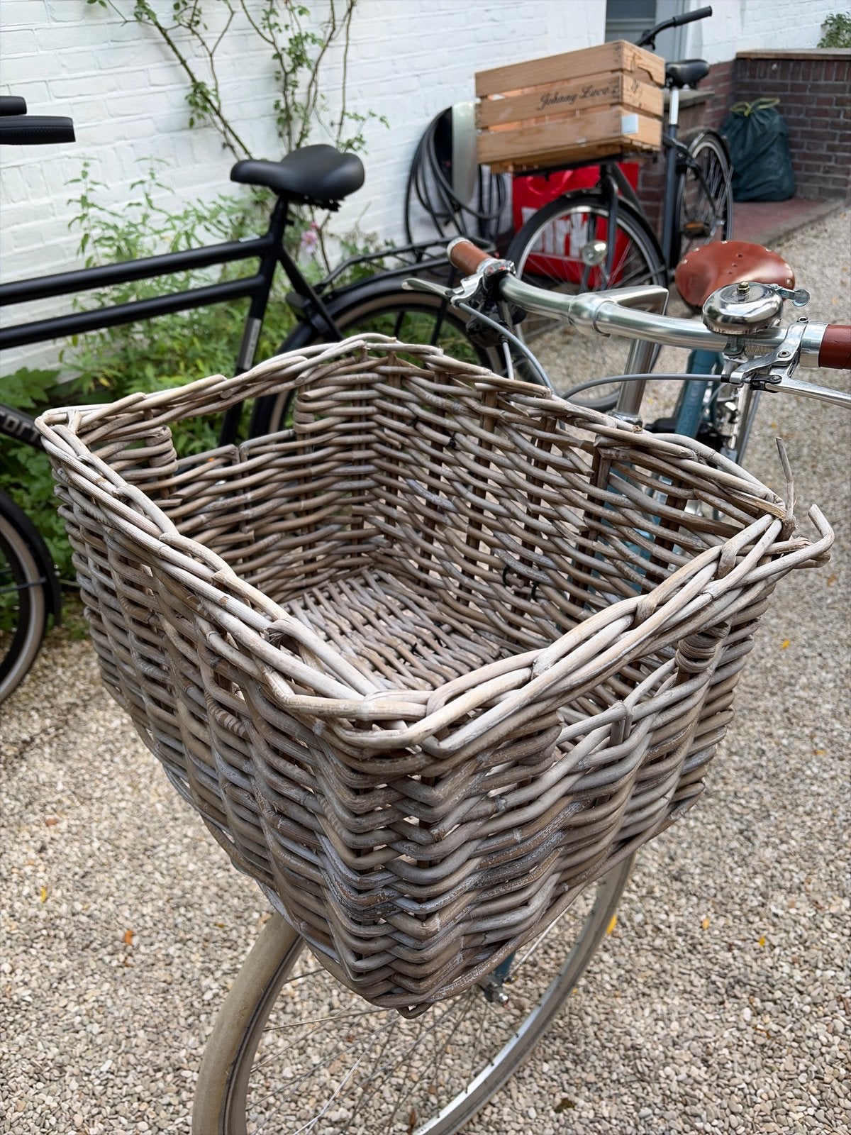 Mooie rieten fietsmand, zo goed als nieuw, Ophalen of Verzenden, Zo goed als nieuw, Fietsmand