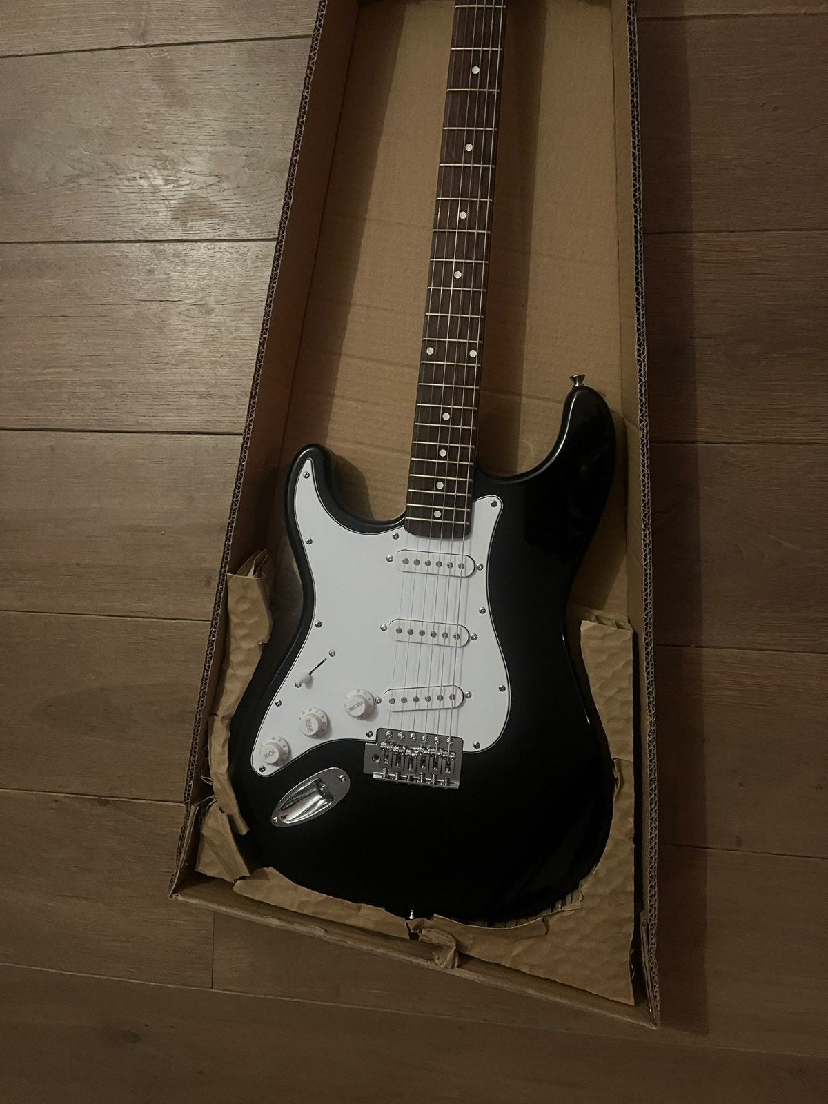 linkshandige electrische gitaar, Muziek en Instrumenten, Ophalen of Verzenden, Zo goed als nieuw, Instrument