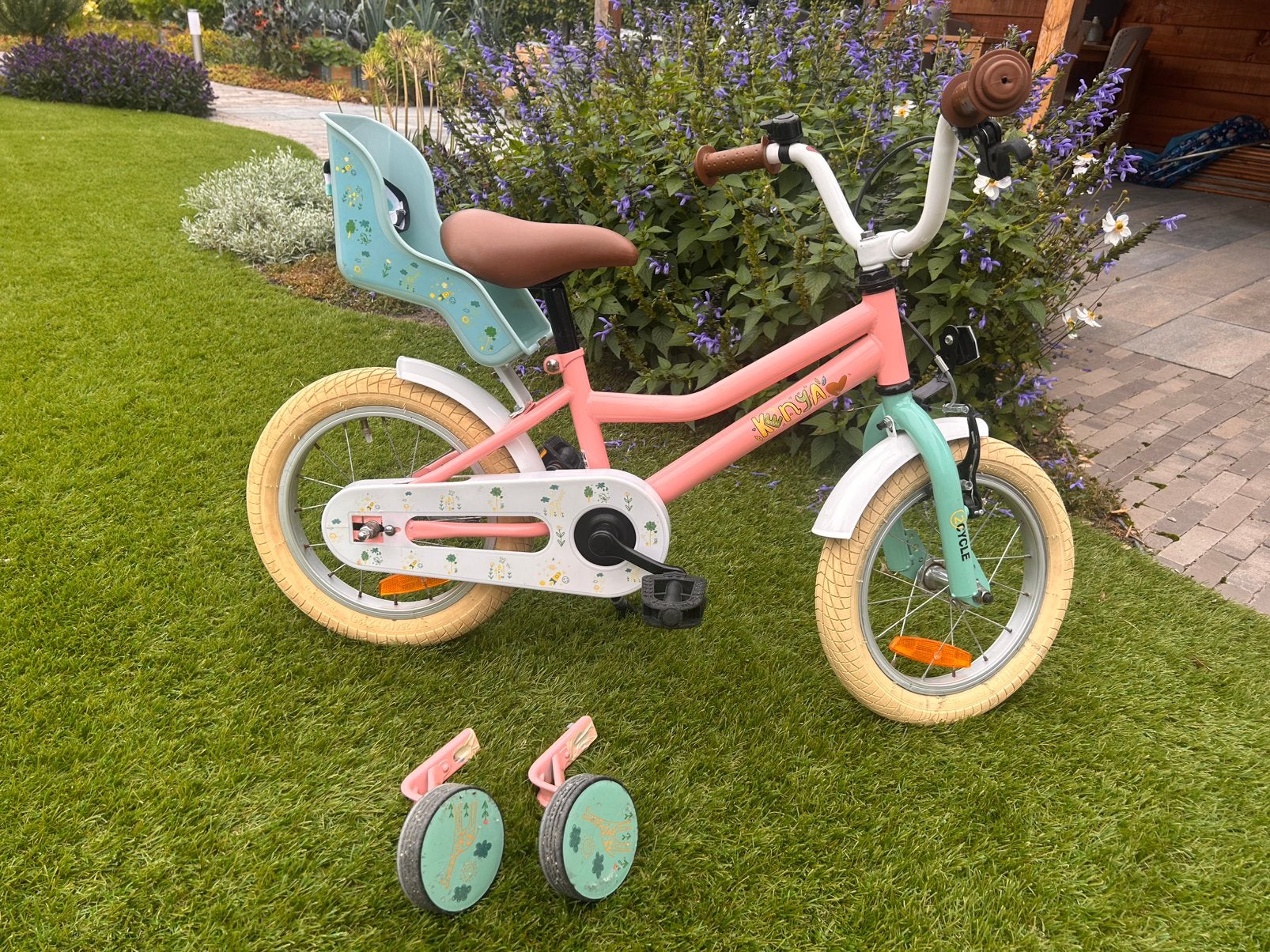 2Cycle Kenya kinderfiets 14inch roze/mintgroen met poppenzit, Ophalen, Terugtraprem, Zijwieltjes, Gebruikt