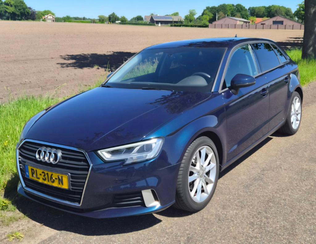 Audi A3 1.0 Tfsi 116pk 2018 Blauw, Auto's, Stof, Blauw, 620 kg, Origineel Nederlands