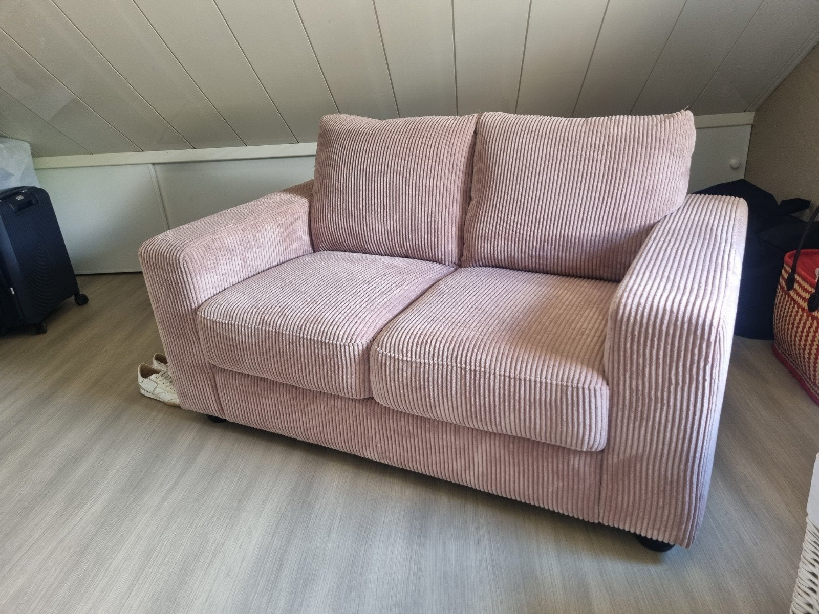 Comfortabele 2-zits bank in ribstof - Zo goed als nieuw, Ophalen, 150 tot 200 cm, Tweepersoons, 75 tot 100 cm